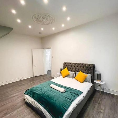Lovely 1-Bedroom Apartment, Free Street Parking 뉴캐슬어폰타인 외부 사진
